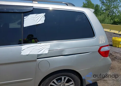 2005 Honda Odyssey Touring from USA, damaged, VIN 5FNRL38805B025158